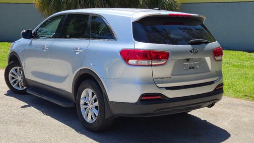 Silver 2018 Kia Sorento L
