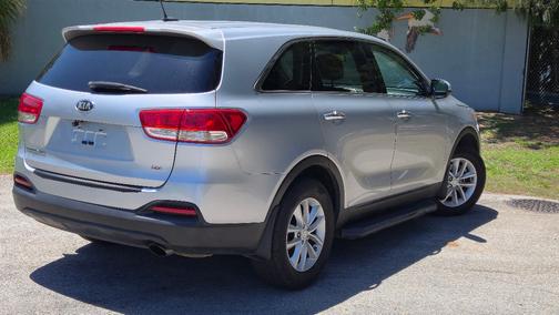 Silver 2018 Kia Sorento L