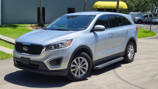 Silver 2018 Kia Sorento L
