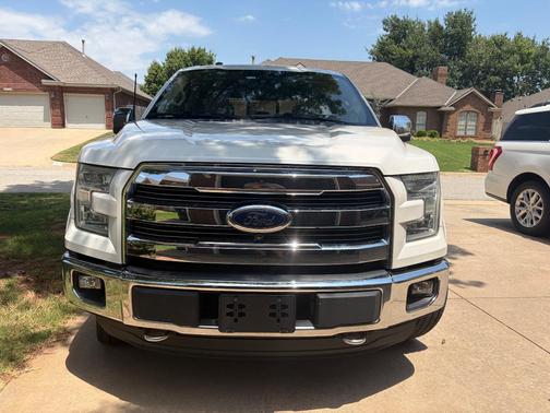 White 2016 Ford F-150 Lariat