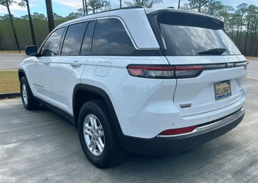 2023 Jeep Grand Cherokee Laredo