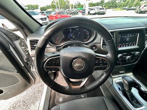 Gray 2018 Jeep Grand Cherokee Laredo