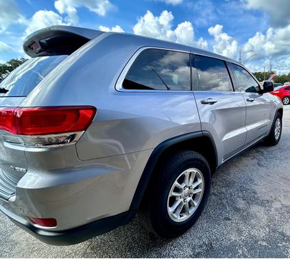 Gray 2018 Jeep Grand Cherokee Laredo