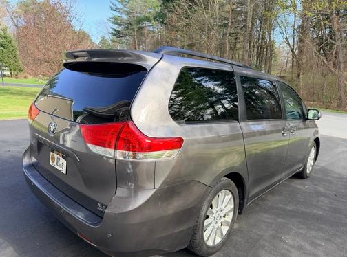 Gray 2014 Toyota Sienna XLE