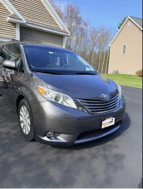 Gray 2014 Toyota Sienna XLE