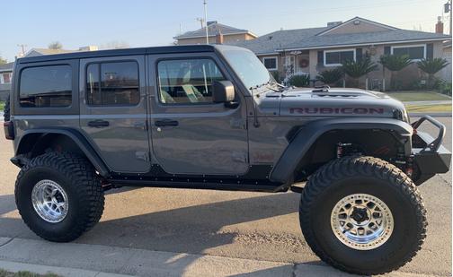 Photo 1 of 11 of 2021 Jeep Wrangler Unlimited Rubicon