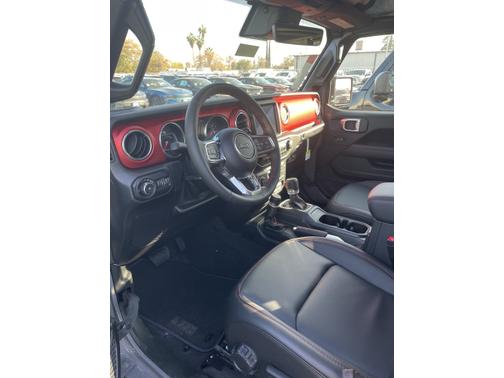 Photo 5 of 11 of 2021 Jeep Wrangler Unlimited Rubicon