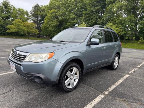 Blue 2010 Subaru Forester 2.5 X Premium