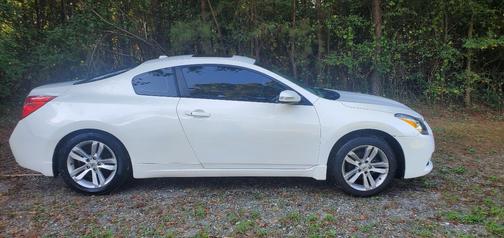 White 2010 Nissan Altima 2.5 S