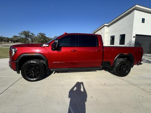 2024 GMC Sierra 2500 AT4