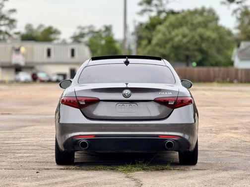 2017 Alfa Romeo Giulia Ti
