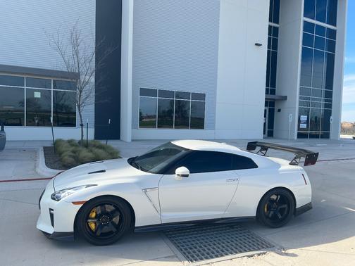 2017 Nissan GT-R Premium