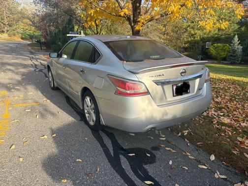 Silver 2014 Nissan Altima 2.5 SV