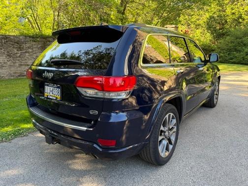 Blue 2017 Jeep Grand Cherokee Overland