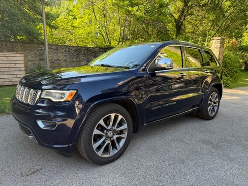 Blue 2017 Jeep Grand Cherokee Overland
