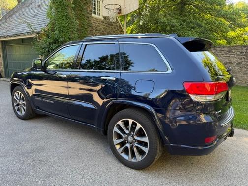 Blue 2017 Jeep Grand Cherokee Overland