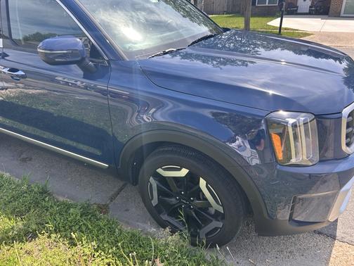 Blue 2024 Kia Telluride S