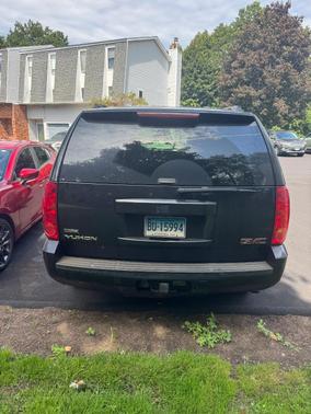 Black 2007 GMC Yukon SLE