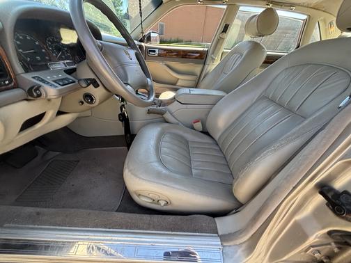 1996 Jaguar XJ6 Base