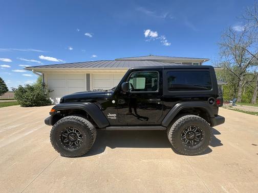 Black 2019 Jeep Wrangler Sport