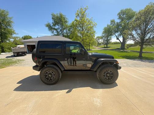 Black 2019 Jeep Wrangler Sport