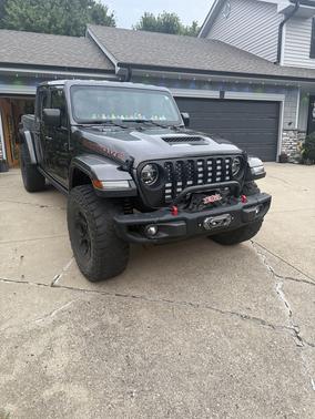 Gray 2020 Jeep Gladiator Mojave