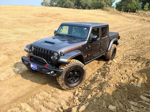 Gray 2020 Jeep Gladiator Mojave