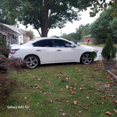 White 2012 Nissan Maxima SV