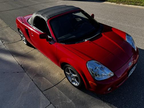 Red 2003 Toyota MR2 Spyder