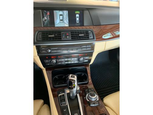 Photo 5 of 7 of 2013 BMW 535 i xDrive