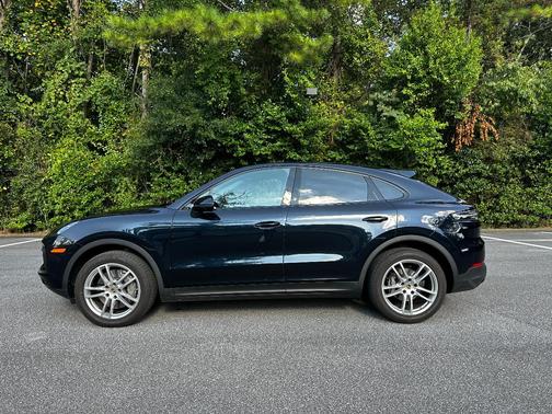 Blue 2021 Porsche Cayenne Cayenne S