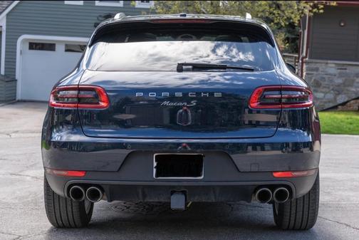 Blue 2017 Porsche Macan Macan S