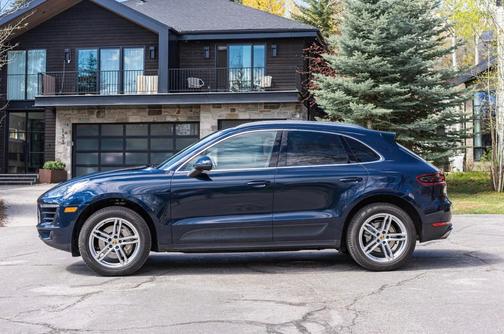 Blue 2017 Porsche Macan Macan S