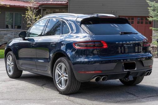 Blue 2017 Porsche Macan Macan S
