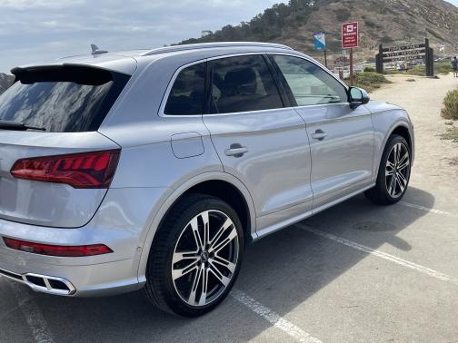 Photo 3 of 4 of 2020 Audi SQ5 3.0T Premium