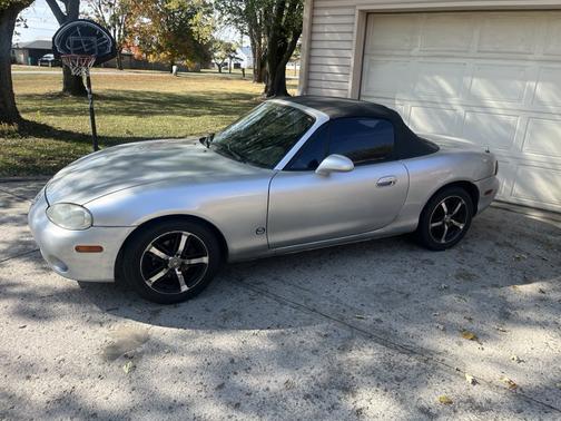 2001 Mazda MX-5 Miata Base