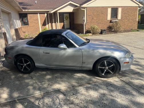 2001 Mazda MX-5 Miata Base