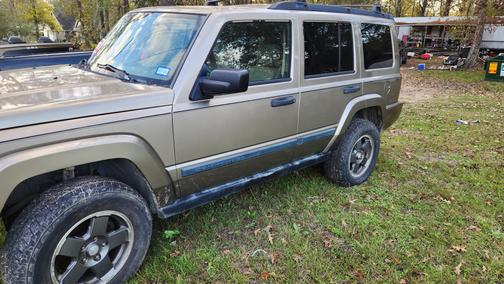2006 Jeep Commander Base