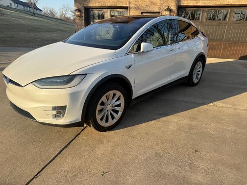 White 2019 Tesla Model X Long Range