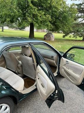 Green 2001 Toyota Corolla LE