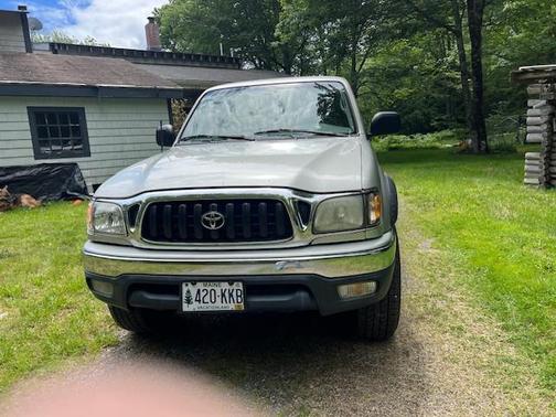 Silver 2004 Toyota Tacoma Xtracab