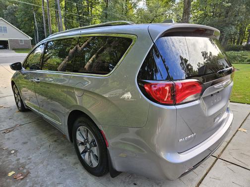 2018 Chrysler Pacifica Hybrid Limited