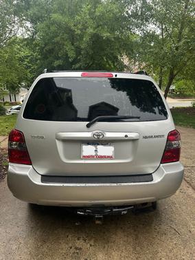 Silver 2004 Toyota Highlander Base