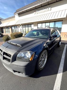 Blue 2005 Dodge Magnum R/T