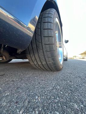 Blue 2005 Dodge Magnum R/T