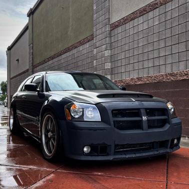 Blue 2005 Dodge Magnum R/T