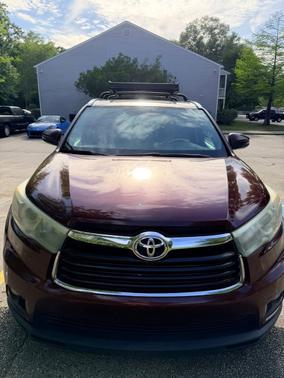 Red 2015 Toyota Highlander XLE