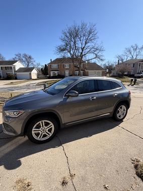 Gray 2021 Mercedes-Benz GLA 250 4MATIC