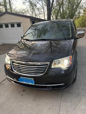 2015 Chrysler Town & Country Limited Platinum