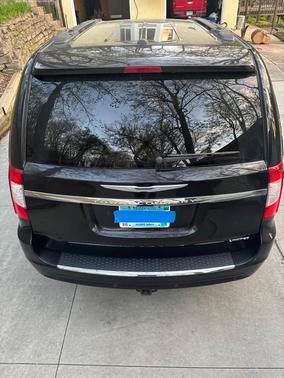 2015 Chrysler Town & Country Limited Platinum